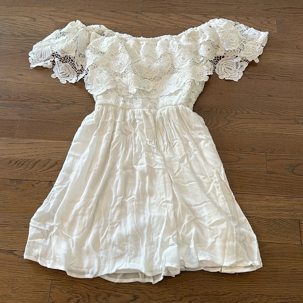 Miami Women’s White Floral Dress - Size Medium